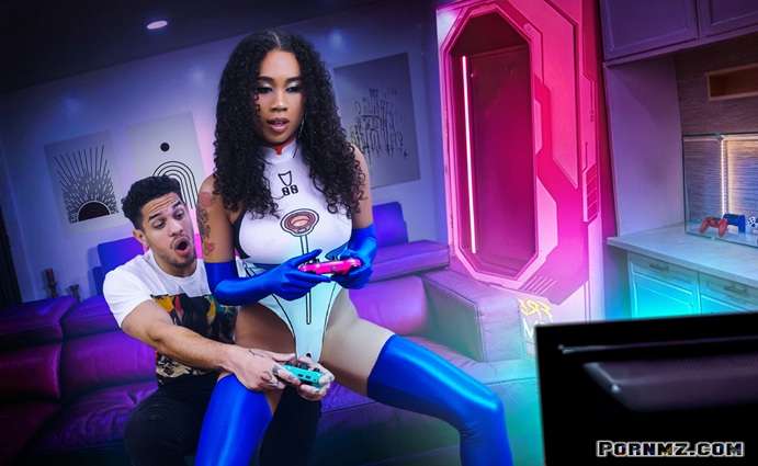 FreakyFembots Skyla Sun – My Gamer Girl Fembot