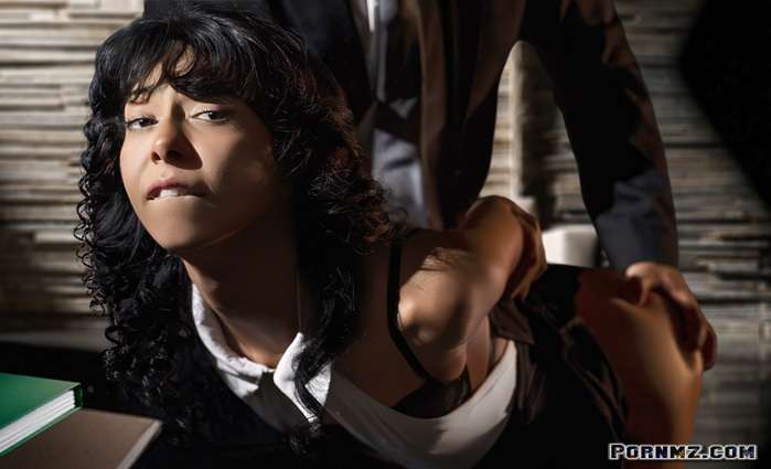 OyeLoca Cindy Luna – This Latinas Lust for Power Knows No Limit